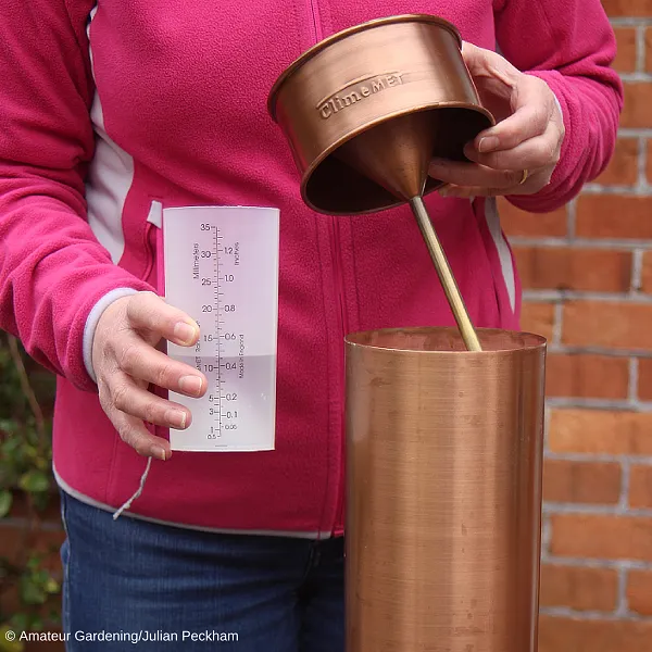 ClimeMET CM1037 Traditional 'Stour' Copper Rain Gauge