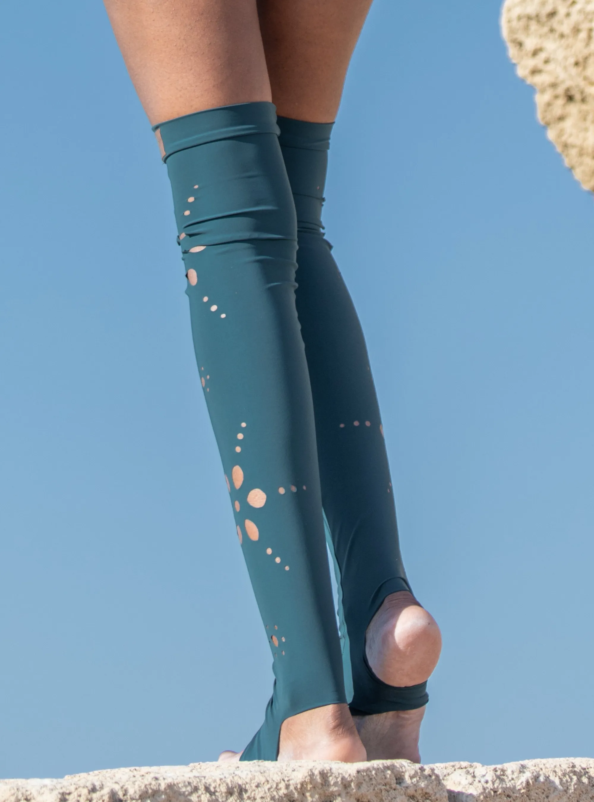 Flowers Cut Out Over The Knee Leg Warmers In Teal