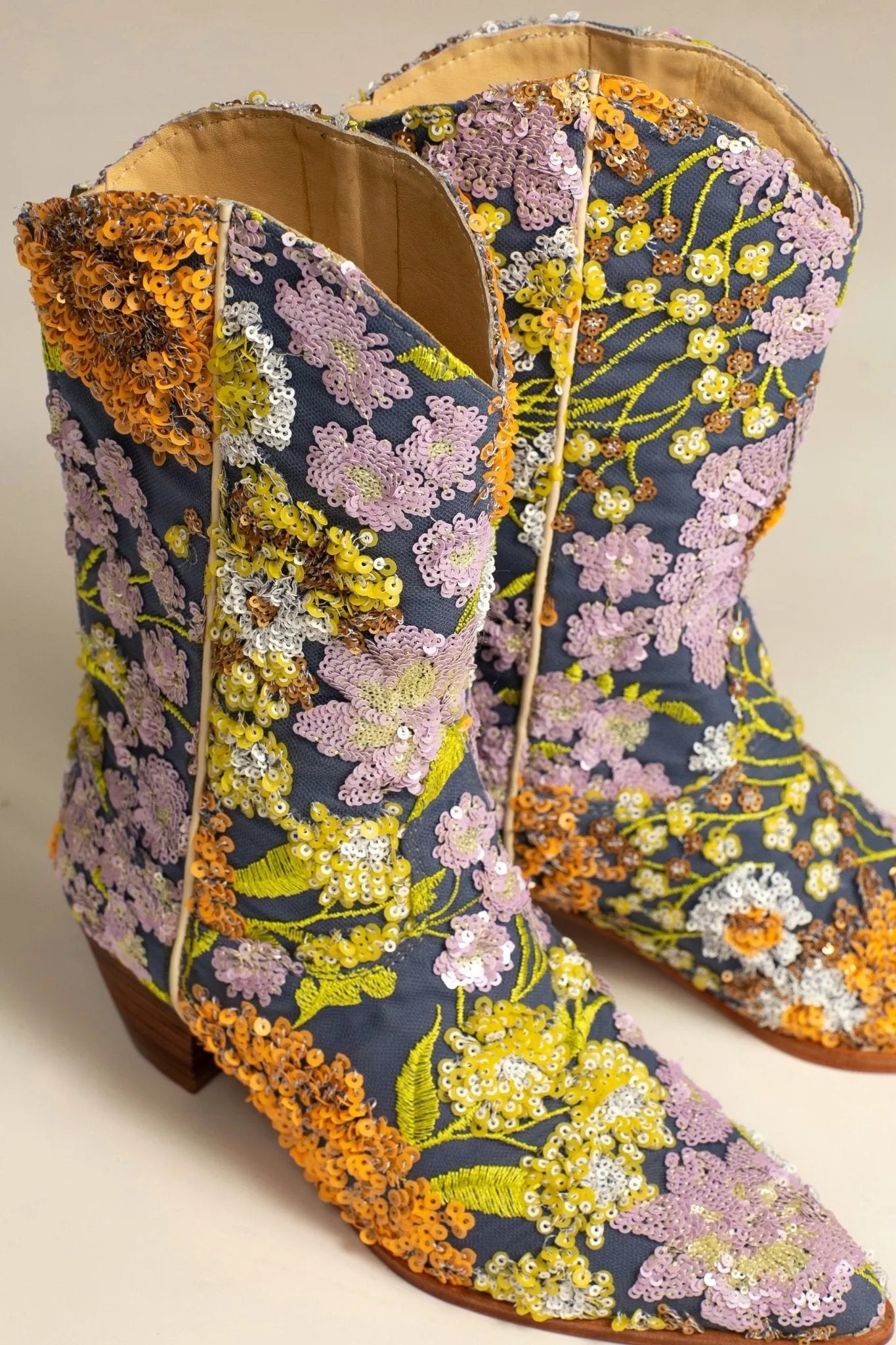 LAVENDER EMBROIDERED FLOWER SEQUIN WESTERN BOOTS