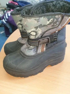 North Summit  size 11 muck boots FREE POSTAGE 🟣