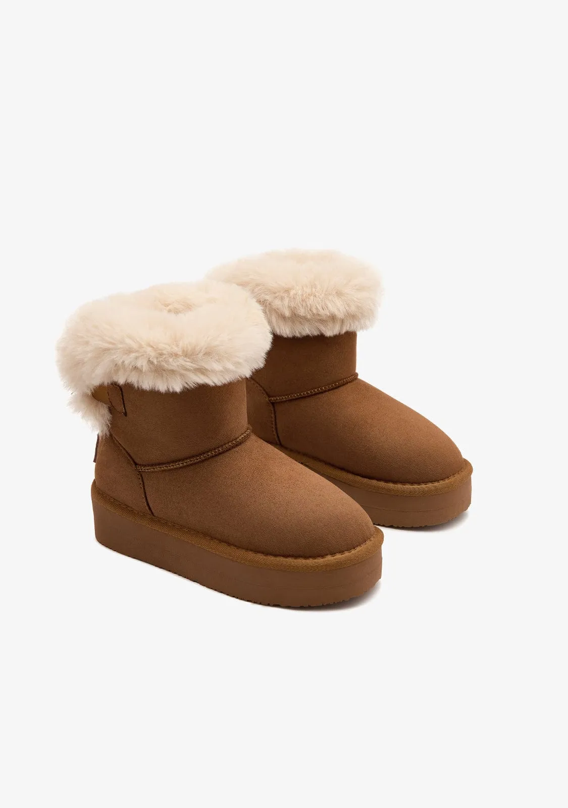 Tan Fur Australian Boots Water Repellent B&W