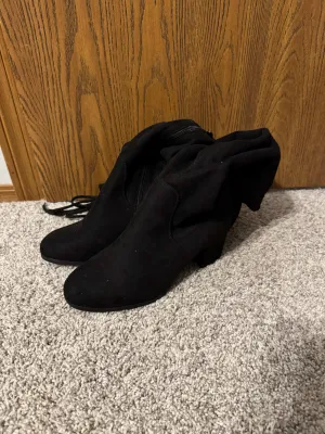 Thigh-H. Heeled Boots  - size Shoes:  7 & 7.5 (Big Kid/Adult)
