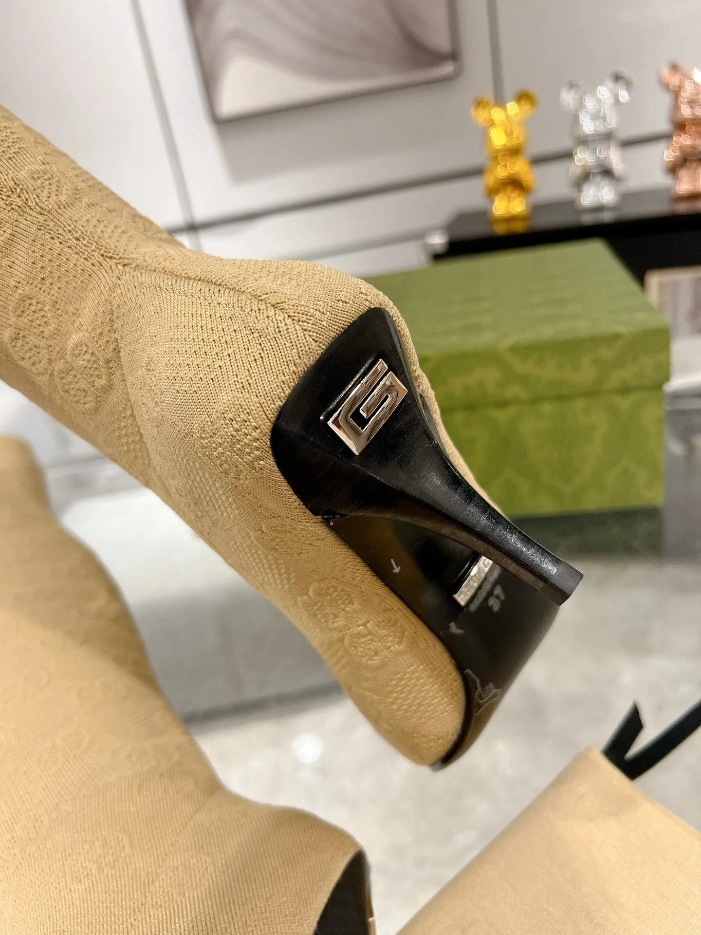 THIGH HIGH BOOTS IN BEIGE KNITTED FABRIC